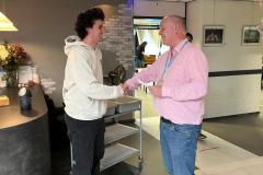 Rafael-Goudriaan-ontvangt-zijn-prijs